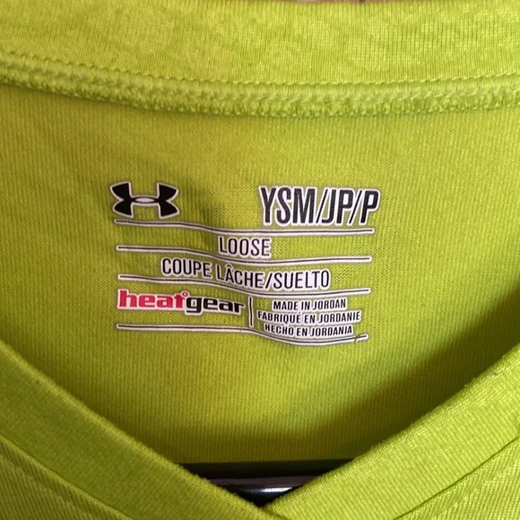Bright green under armour shirt - Picture 2 of 2